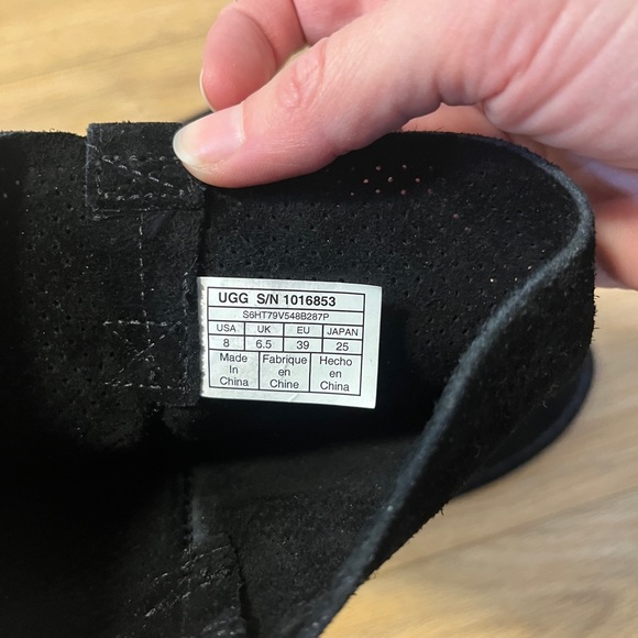 Uggs never worn, sadly collecting dust as you can see! - Picture 3 of 5